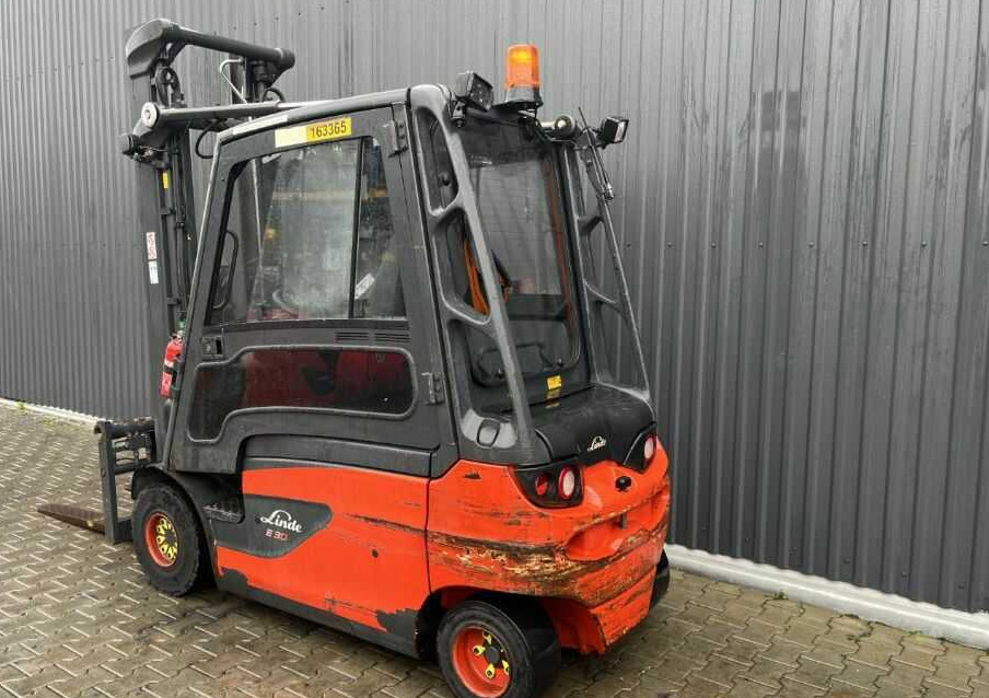 Linde E30-01 - Forklift listrik: gambar 3 Linde E30-01 - Forklift listrik: gambar 3