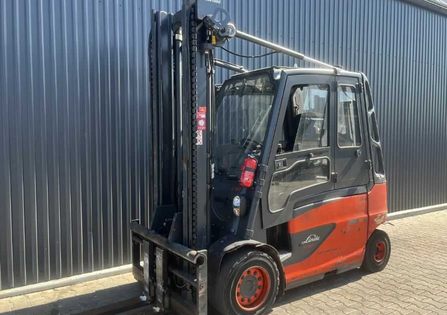 Linde E50HL-01 - Forklift listrik: gambar 1 Linde E50HL-01 - Forklift listrik: gambar 1