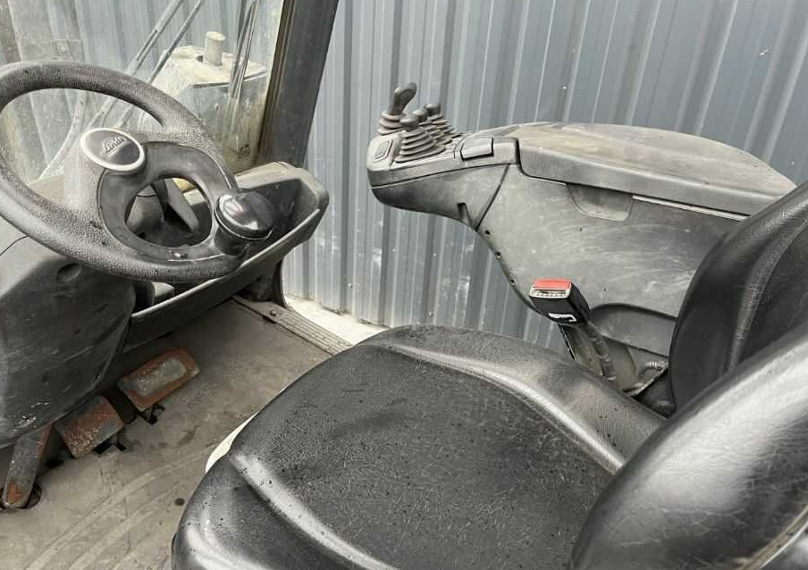 Linde H25D-02 - Forklift diesel: gambar 4 Linde H25D-02 - Forklift diesel: gambar 4