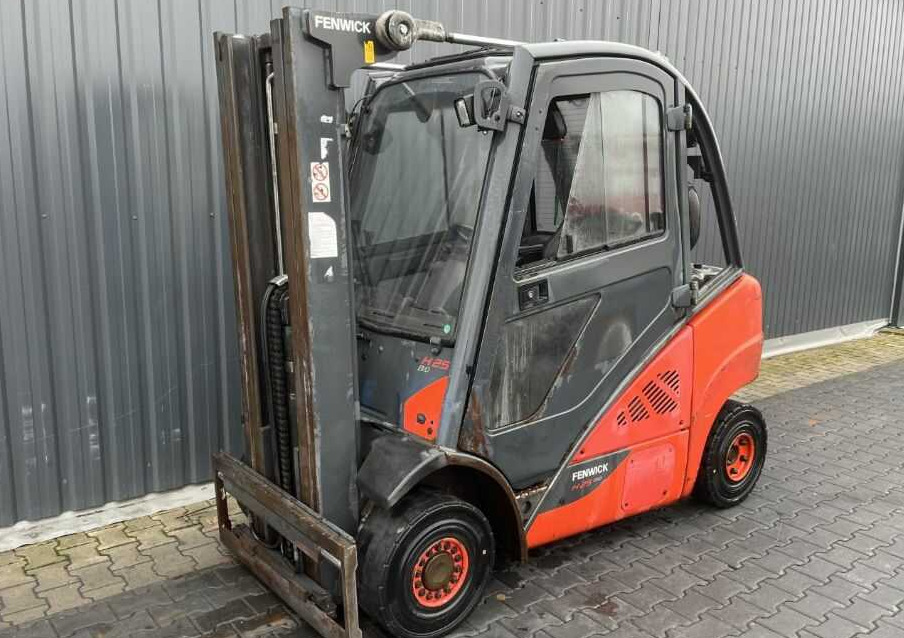 Linde H25D-02 - Forklift diesel: gambar 1 Linde H25D-02 - Forklift diesel: gambar 1