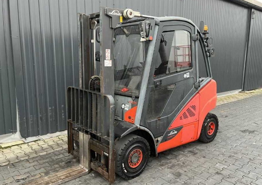 Linde H25D-02 - Forklift diesel: gambar 1 Linde H25D-02 - Forklift diesel: gambar 1
