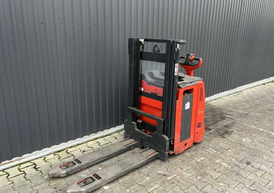 Linde L12L - Penumpuk: gambar 1 Linde L12L - Penumpuk: gambar 1