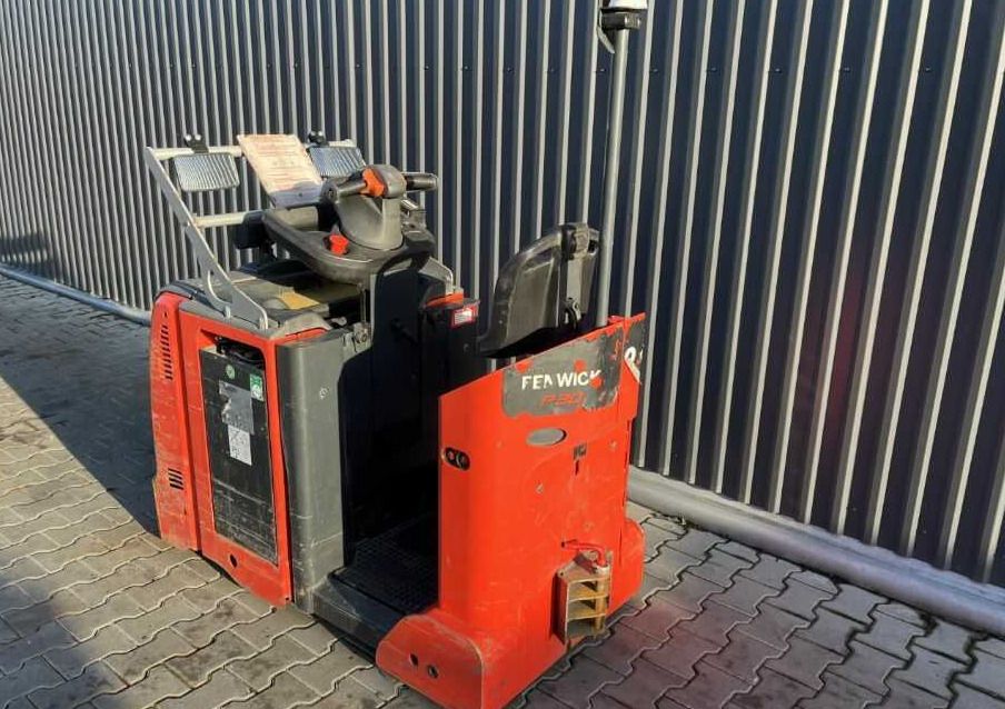 Linde P30C - Traktor derek: gambar 3 Linde P30C - Traktor derek: gambar 3