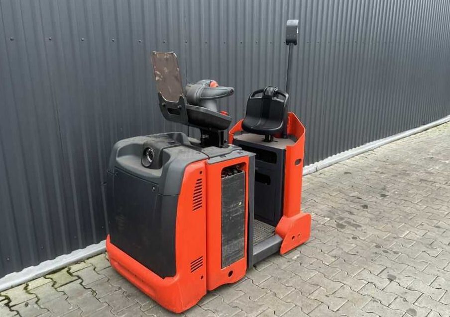 Linde P30C - Traktor derek: gambar 1 Linde P30C - Traktor derek: gambar 1