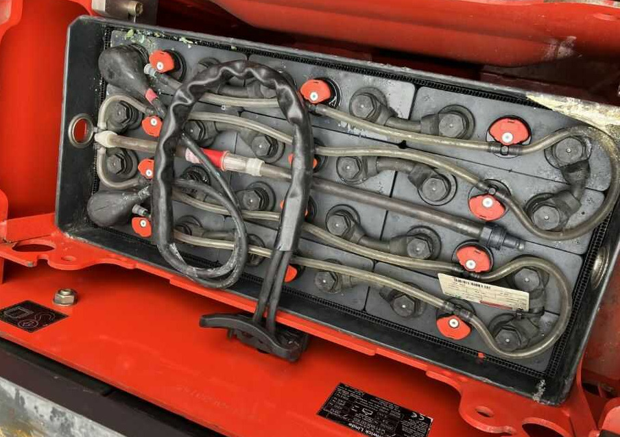 Linde P30C - Traktor derek: gambar 5 Linde P30C - Traktor derek: gambar 5