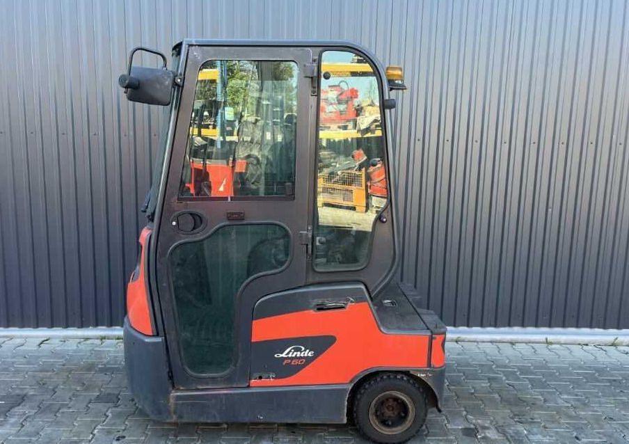 Linde P60 - Traktor derek: gambar 2 Linde P60 - Traktor derek: gambar 2