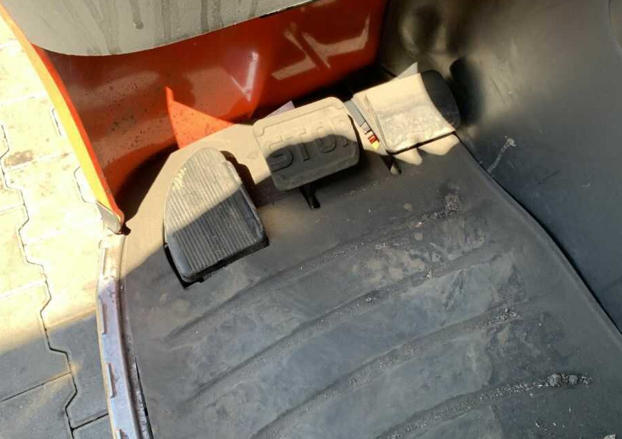 Jangkauan truk Linde R12B: gambar 8