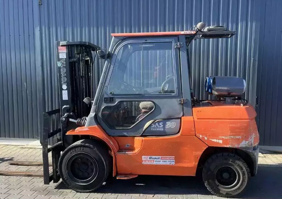 Toyota 7FG45 - Forklift LPG: gambar 2 Toyota 7FG45 - Forklift LPG: gambar 2