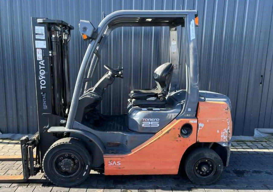 Toyota 8FDF25 - Forklift diesel: gambar 2 Toyota 8FDF25 - Forklift diesel: gambar 2