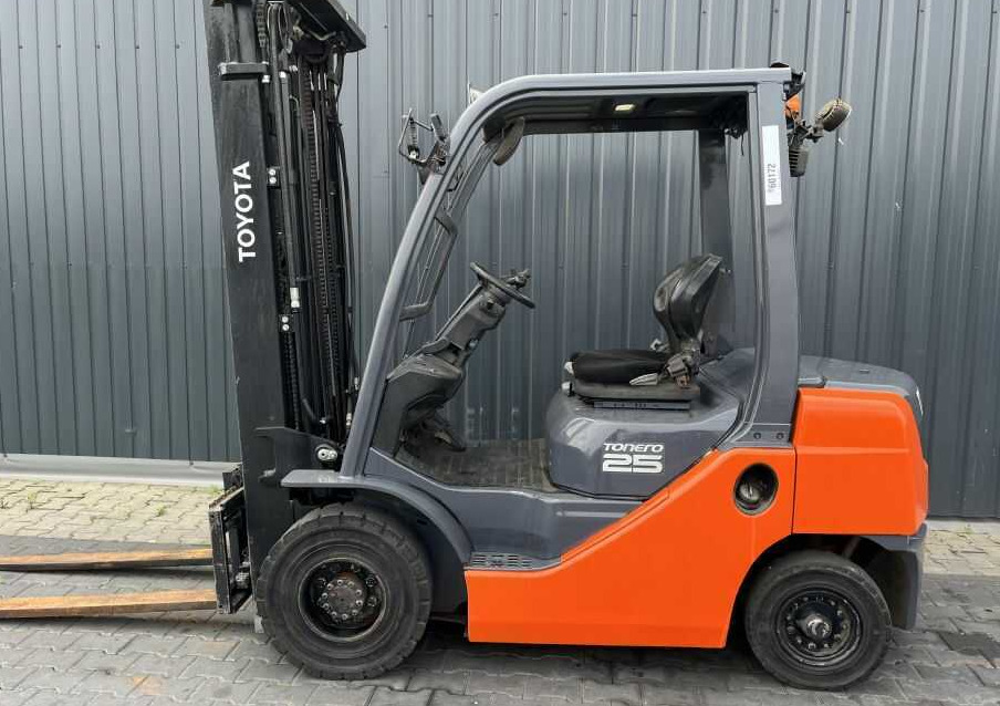 Toyota 8FGF25 - Forklift diesel: gambar 2 Toyota 8FGF25 - Forklift diesel: gambar 2