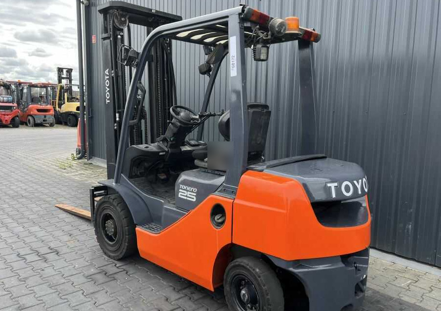 Toyota 8FGF25 - Forklift diesel: gambar 3 Toyota 8FGF25 - Forklift diesel: gambar 3