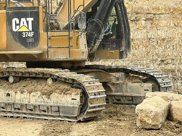 Caterpillar 374 LME - Ekskavator: gambar 2 Caterpillar 374 LME - Ekskavator: gambar 2
