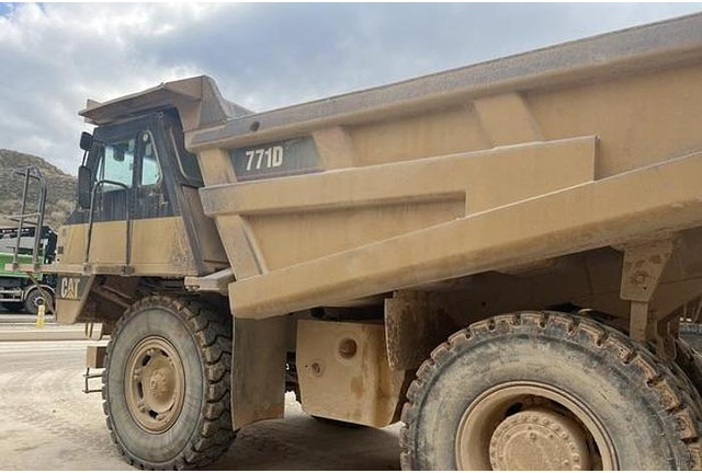 Caterpillar 771D - Tempat sampah: gambar 3 Caterpillar 771D - Tempat sampah: gambar 3