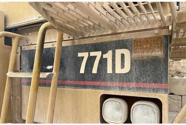 Caterpillar 771D - Tempat sampah: gambar 5 Caterpillar 771D - Tempat sampah: gambar 5