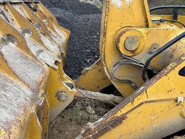 Loader konstruksi Caterpillar 963D: gambar 14