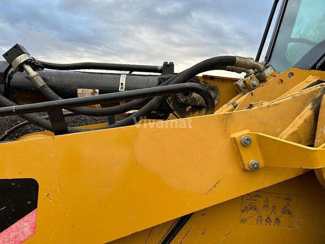 Loader konstruksi Caterpillar 963D: gambar 12