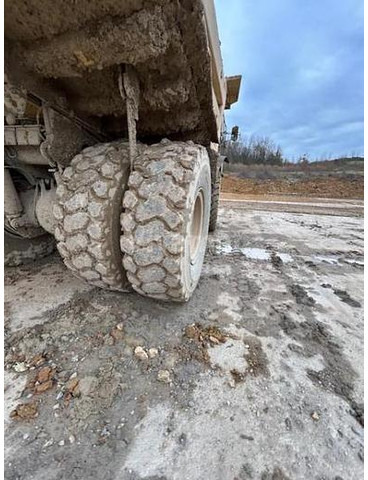 Komatsu HD605-7 - Tempat sampah: gambar 3 Komatsu HD605-7 - Tempat sampah: gambar 3