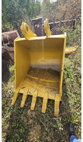 Komatsu PC200 - Ember: gambar 2 Komatsu PC200 - Ember: gambar 2