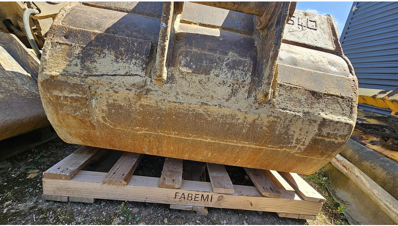 Volvo EW160 - Ember: gambar 4 Volvo EW160 - Ember: gambar 4