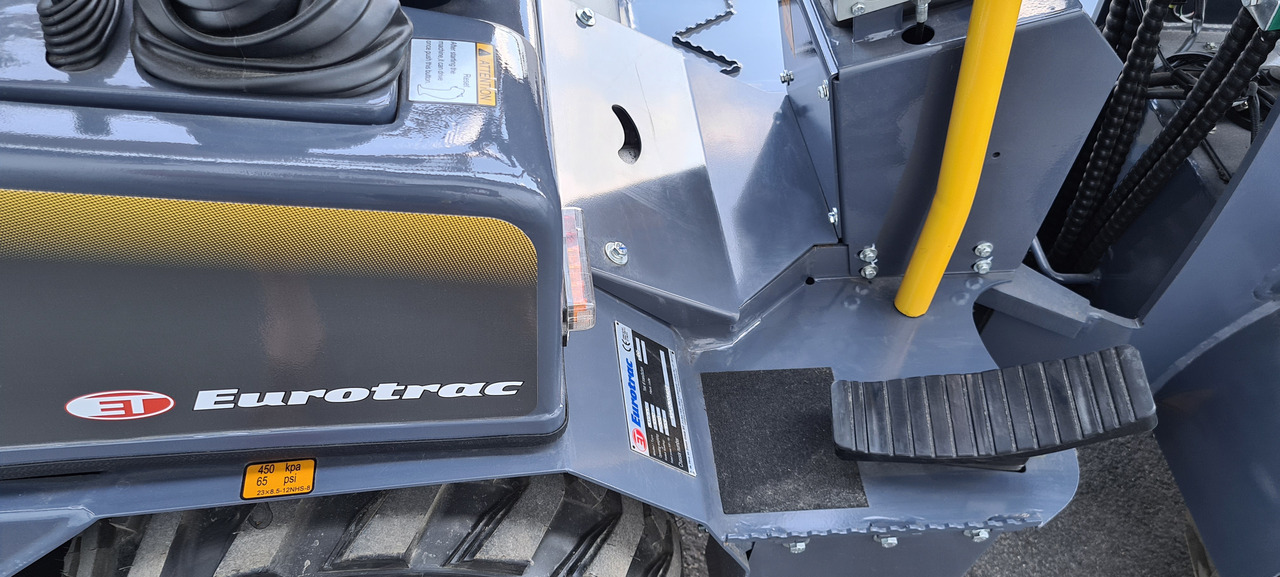 Eurotrac W10 Radlader Hoflader - Pemuat ringkas: gambar 4 Eurotrac W10 Radlader Hoflader - Pemuat ringkas: gambar 4