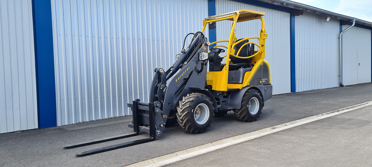 Eurotrac W11 Radlader Hoflader - Pemuat ringkas: gambar 1 Eurotrac W11 Radlader Hoflader - Pemuat ringkas: gambar 1