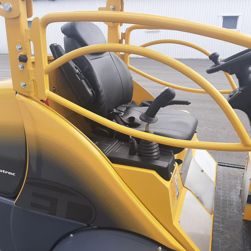 Eurotrac W12 Radlader Hoflader - Pemuat ringkas: gambar 5 Eurotrac W12 Radlader Hoflader - Pemuat ringkas: gambar 5