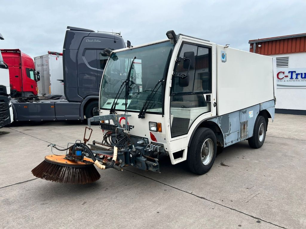 AEBI MFH 5000 * IVECO MOTOR * KLIMA * - Penyapu jalan: gambar 1 AEBI MFH 5000 * IVECO MOTOR * KLIMA * - Penyapu jalan: gambar 1