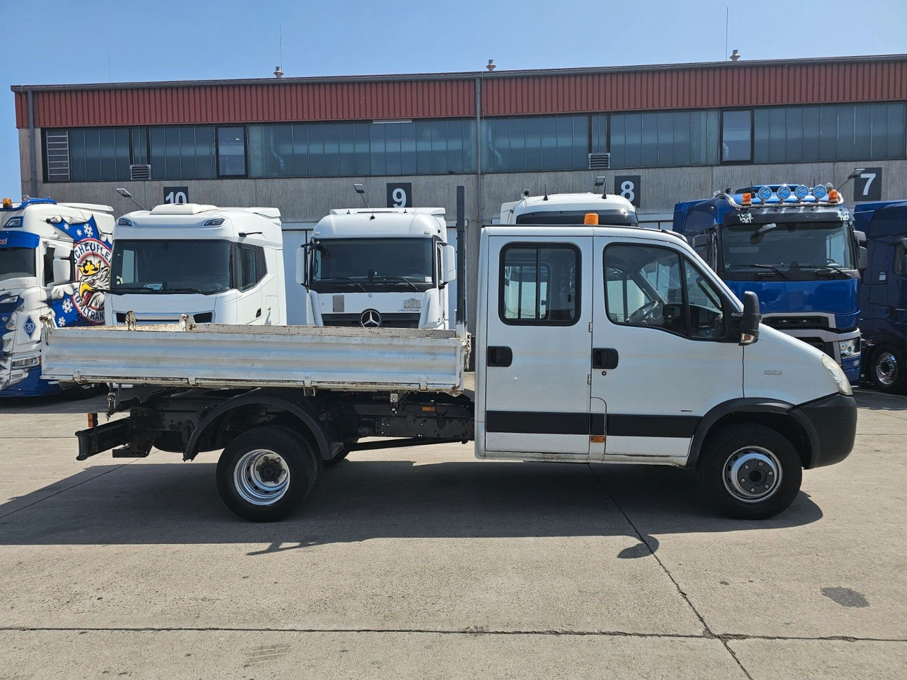 Iveco DAILY * DREISEITENKIPPER * MEILER * STANDHZ - Van jungkit, Van kombi: gambar 4 Iveco DAILY * DREISEITENKIPPER * MEILER * STANDHZ - Van jungkit, Van kombi: gambar 4
