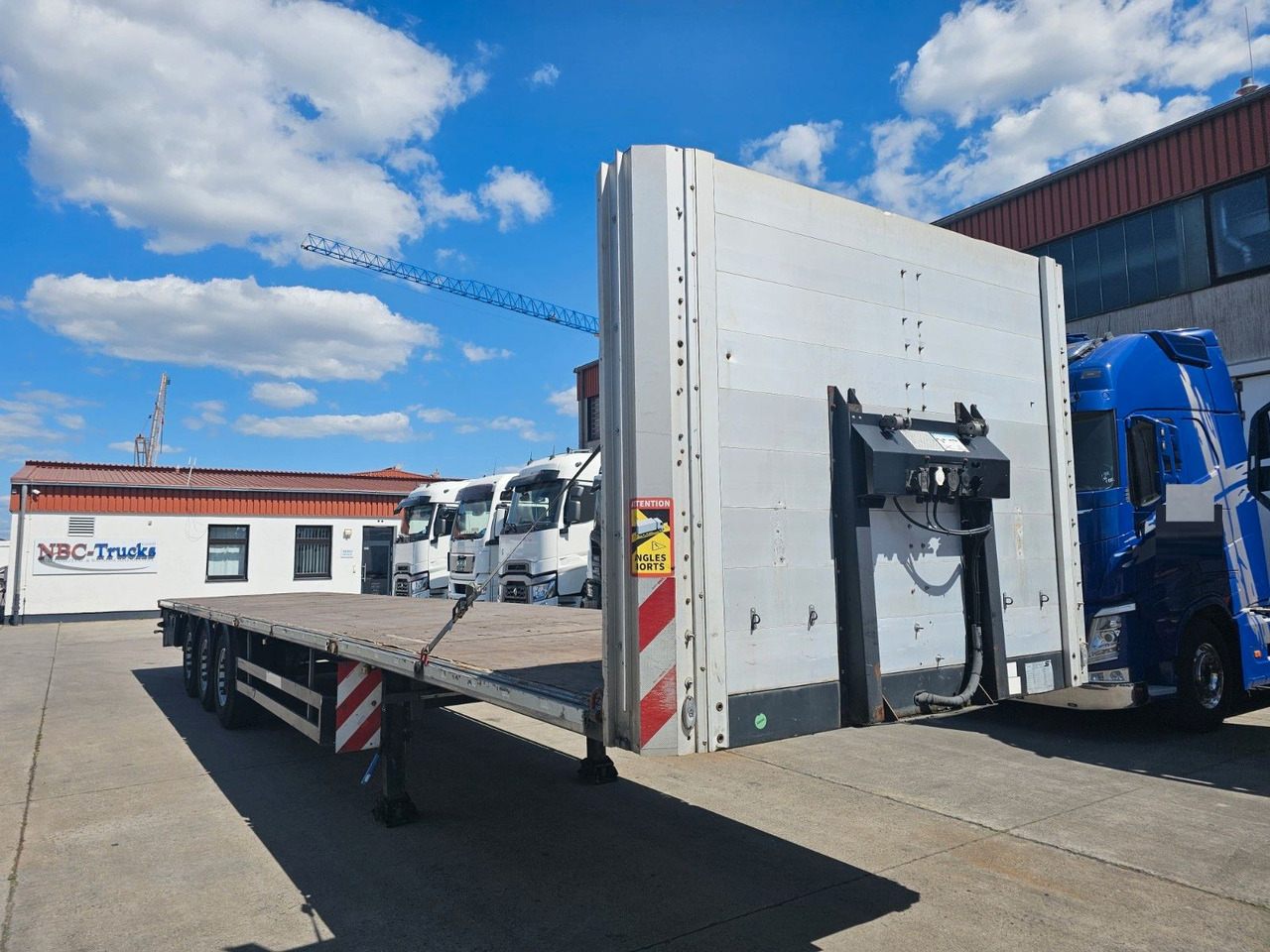 Schwarzmüller PLATEAU * J203 * J-SERIE * LIFTACHSE * - Semi-trailer flatbed: gambar 3 Schwarzmüller PLATEAU * J203 * J-SERIE * LIFTACHSE * - Semi-trailer flatbed: gambar 3