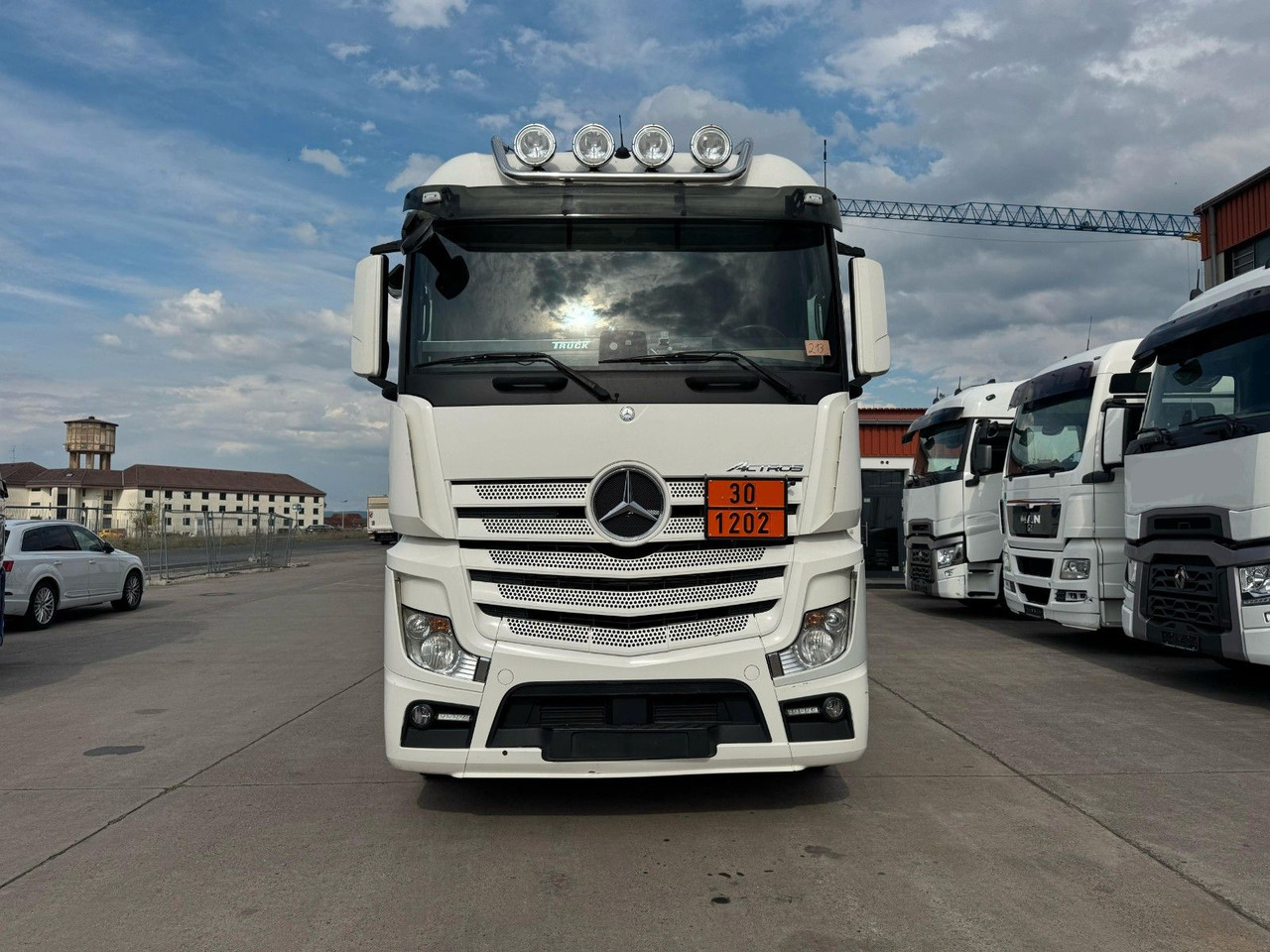 Mercedes-Benz ACTROS 1846 * RETARDER + 2X TANK * ALCOA * KIPPH - Tractor head: gambar 2 Mercedes-Benz ACTROS 1846 * RETARDER + 2X TANK * ALCOA * KIPPH - Tractor head: gambar 2