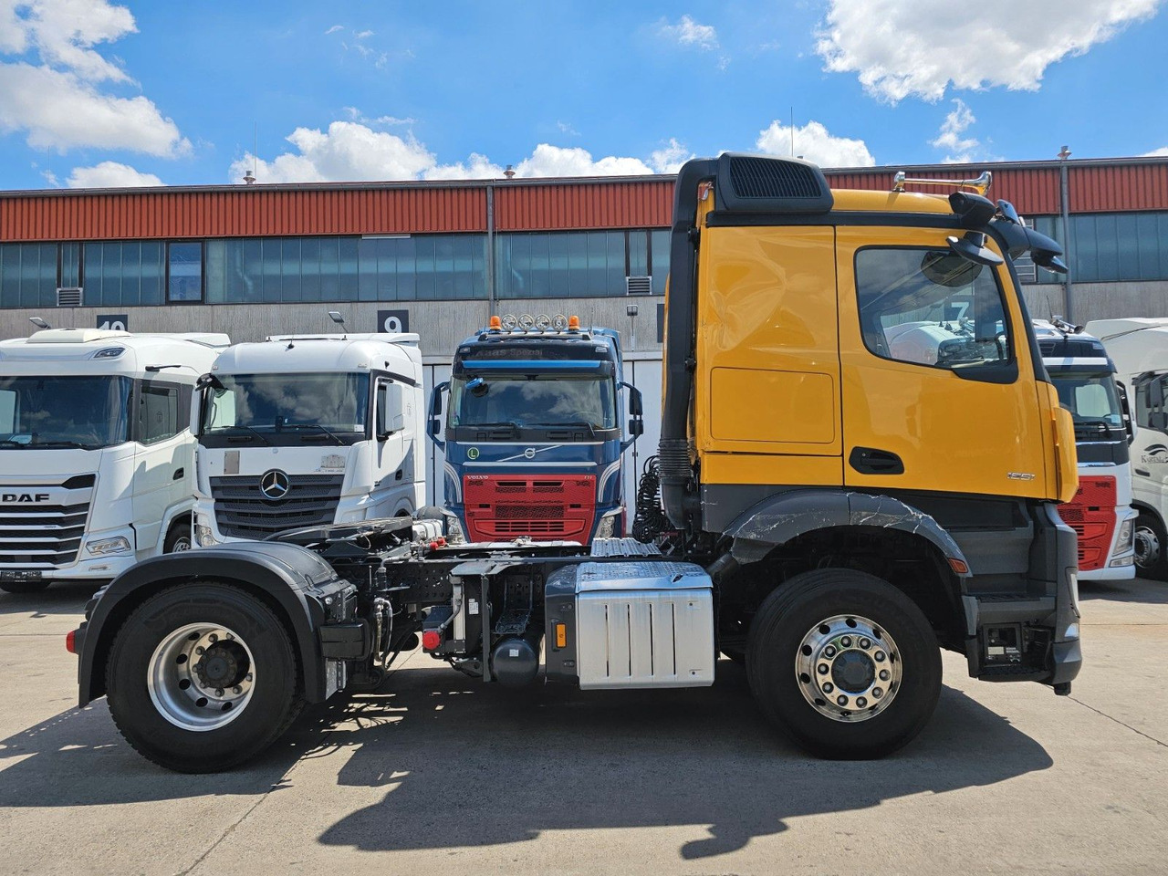 Mercedes-Benz AROCS 1851 LS * HYDRO-DRIVE * ACC * STANDKLIMA * - Tractor head: gambar 4 Mercedes-Benz AROCS 1851 LS * HYDRO-DRIVE * ACC * STANDKLIMA * - Tractor head: gambar 4