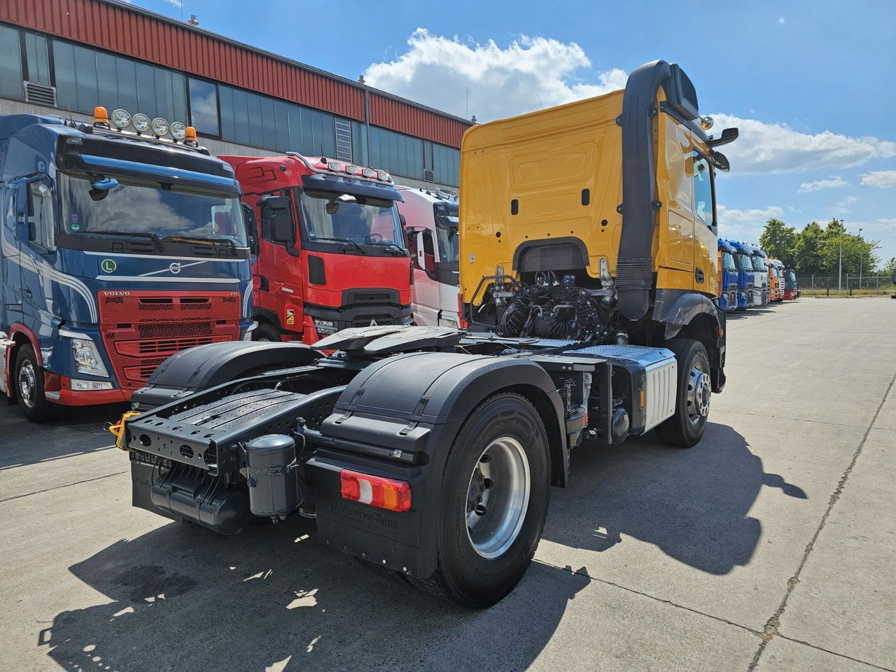 Mercedes-Benz AROCS 1851 LS * HYDRO-DRIVE * ACC * STANDKLIMA * - Tractor head: gambar 5 Mercedes-Benz AROCS 1851 LS * HYDRO-DRIVE * ACC * STANDKLIMA * - Tractor head: gambar 5