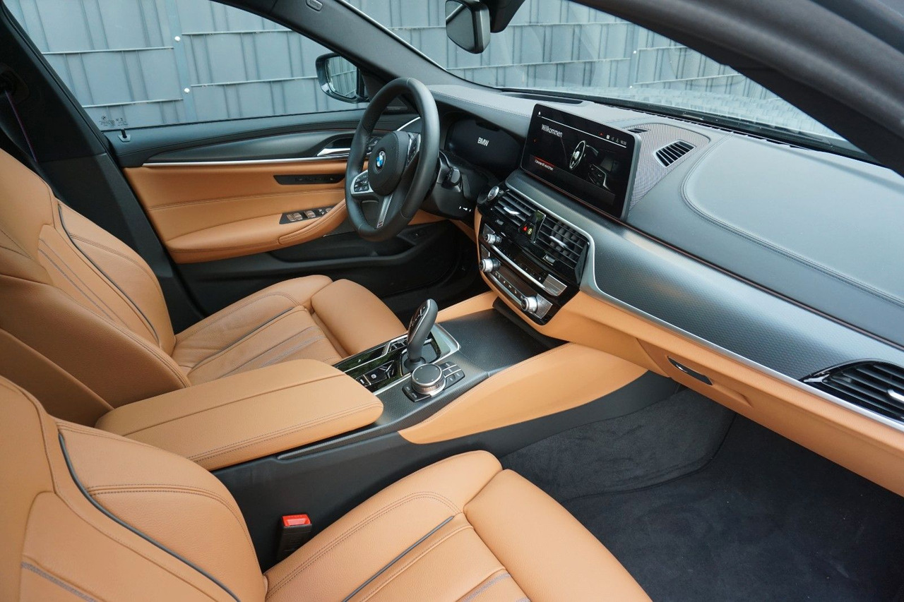 BMW 530 xDrive Touríng - Station wagon: gambar 4 BMW 530 xDrive Touríng - Station wagon: gambar 4