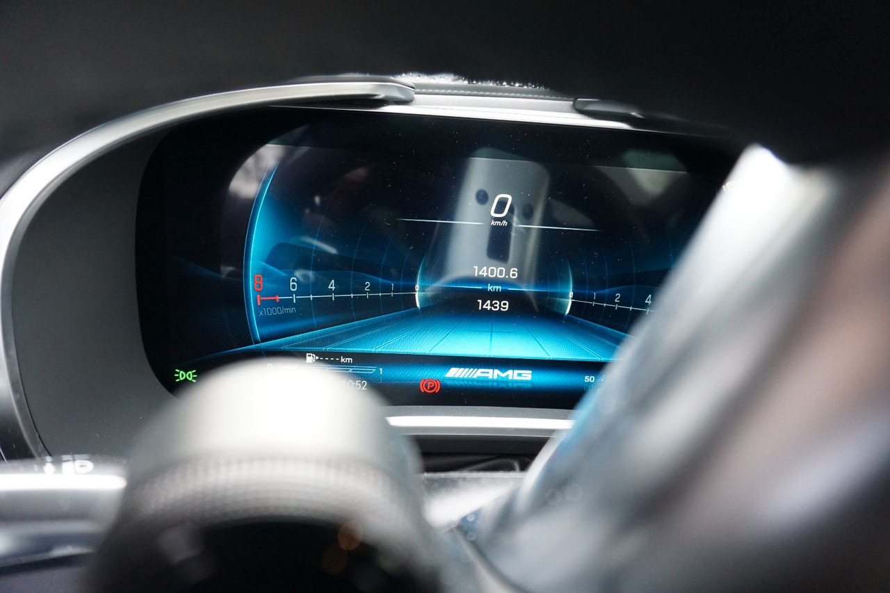 Mercedes-Benz AMG GT 63 4MATIC+ - Coupe: gambar 4 Mercedes-Benz AMG GT 63 4MATIC+ - Coupe: gambar 4