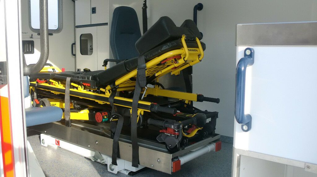 Mercedes-Benz Sprinter 516 CDI 4x4 WAS Koffer // Garantie // Mercedes-Benz Sprinter 516 CDI 4x4 WAS Koffer // Garantie // - Ambulans: gambar 5 Mercedes-Benz Sprinter 516 CDI 4x4 WAS Koffer // Garantie // Mercedes-Benz Sprinter 516 CDI 4x4 WAS Koffer // Garantie // - Ambulans: gambar 5