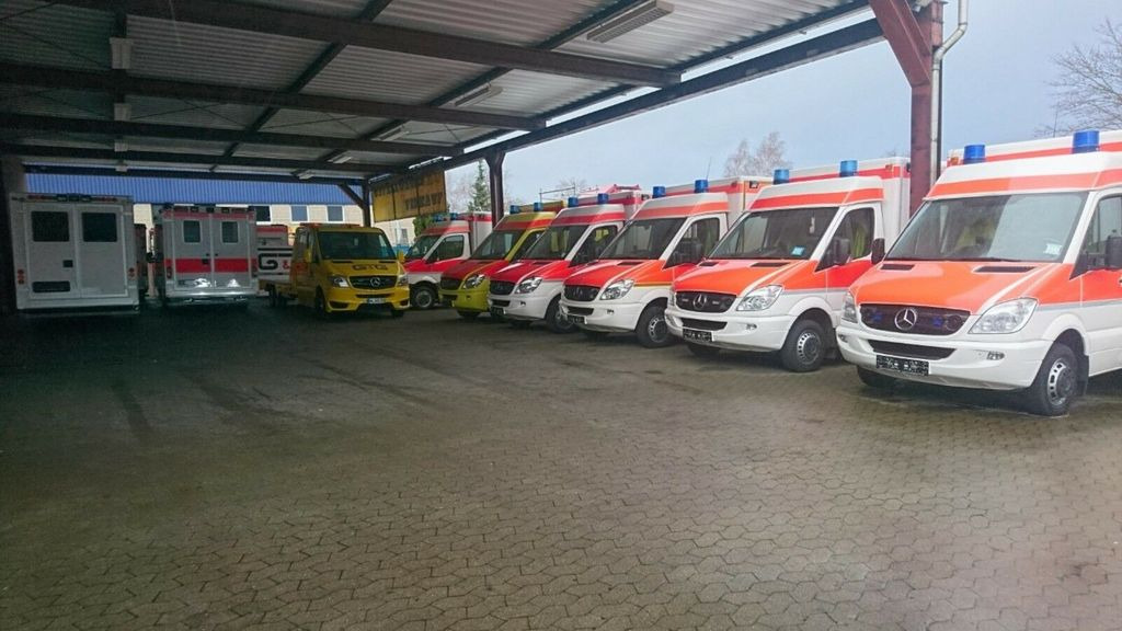 Mercedes-Benz Sprinter 516 CDI /on Stock / - Ambulans: gambar 1 Mercedes-Benz Sprinter 516 CDI /on Stock / - Ambulans: gambar 1