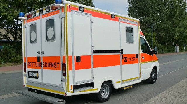Mercedes-Benz Sprinter 516 WAS 12 Monate Garantie // - Ambulans: gambar 4 Mercedes-Benz Sprinter 516 WAS 12 Monate Garantie // - Ambulans: gambar 4