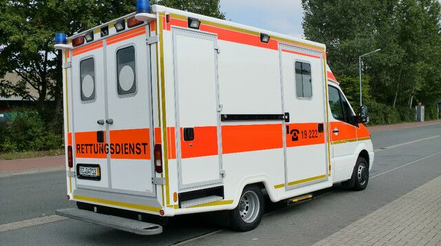 Mercedes-Benz Sprinter 516 WAS 12 Monate Garantie // - Ambulans: gambar 5 Mercedes-Benz Sprinter 516 WAS 12 Monate Garantie // - Ambulans: gambar 5