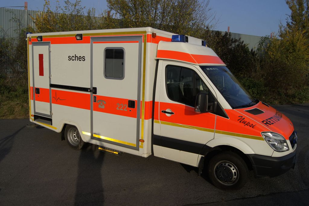 Mercedes-Benz Sprinter 516 WAS Mercedes-Benz Sprinter 516 WAS - Ambulans: gambar 3 Mercedes-Benz Sprinter 516 WAS Mercedes-Benz Sprinter 516 WAS - Ambulans: gambar 3