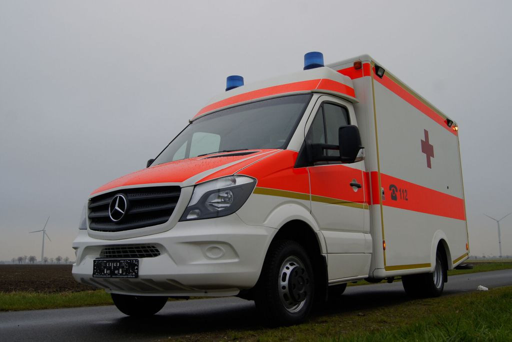 Mercedes-Benz Sprinter 516 // inkl. 1 Jahr Garantie Mercedes-Benz Sprinter 516 // inkl. 1 Jahr Garantie - Ambulans: gambar 3 Mercedes-Benz Sprinter 516 // inkl. 1 Jahr Garantie Mercedes-Benz Sprinter 516 // inkl. 1 Jahr Garantie - Ambulans: gambar 3