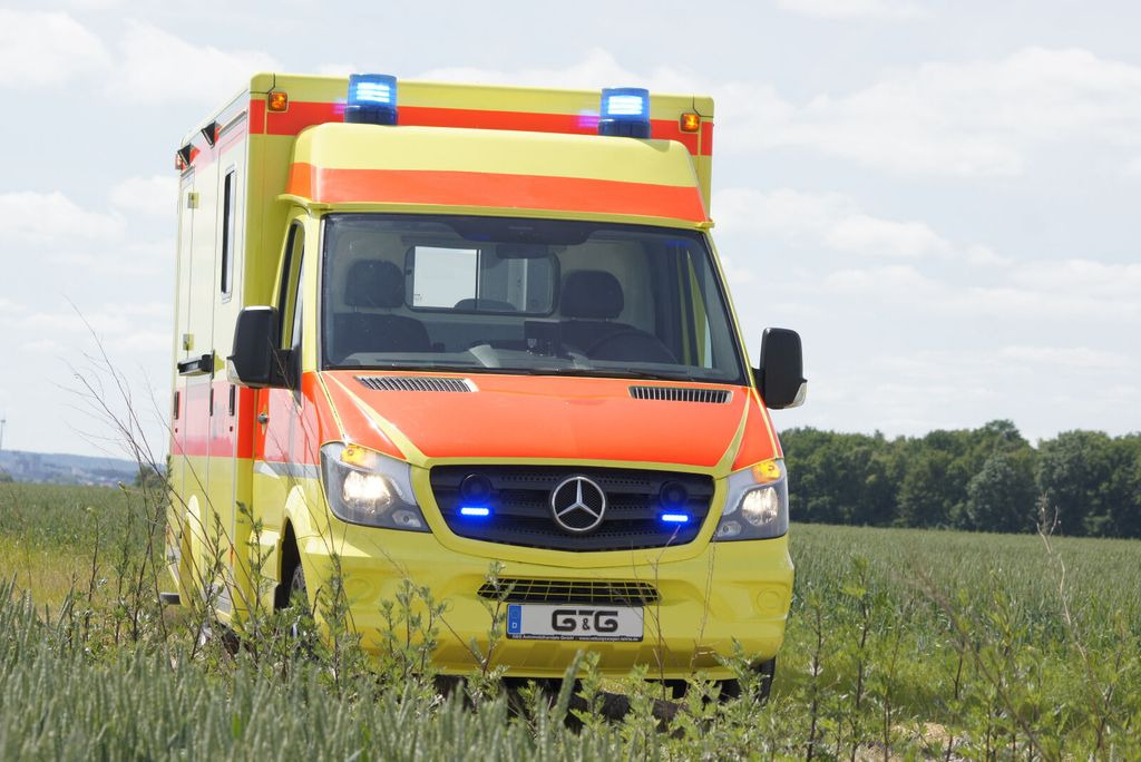 Mercedes-Benz Sprinter 519 // Mod. 2017 // 1 J Garantie // Mercedes-Benz Sprinter 519 // Mod. 2017 // 1 J Garantie // - Ambulans: gambar 2 Mercedes-Benz Sprinter 519 // Mod. 2017 // 1 J Garantie // Mercedes-Benz Sprinter 519 // Mod. 2017 // 1 J Garantie // - Ambulans: gambar 2