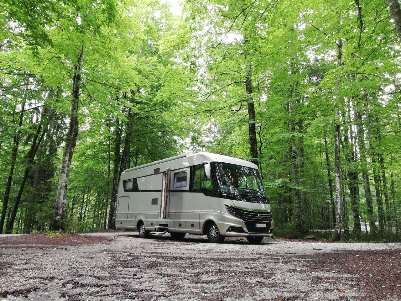 Niesmann + Bischoff Flair 880 BE - Mobil rumah terintegrasi: gambar 2 Niesmann + Bischoff Flair 880 BE - Mobil rumah terintegrasi: gambar 2
