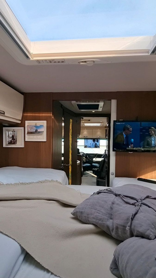 Mobil rumah terintegrasi Niesmann + Bischoff Flair 880 BE: gambar 6