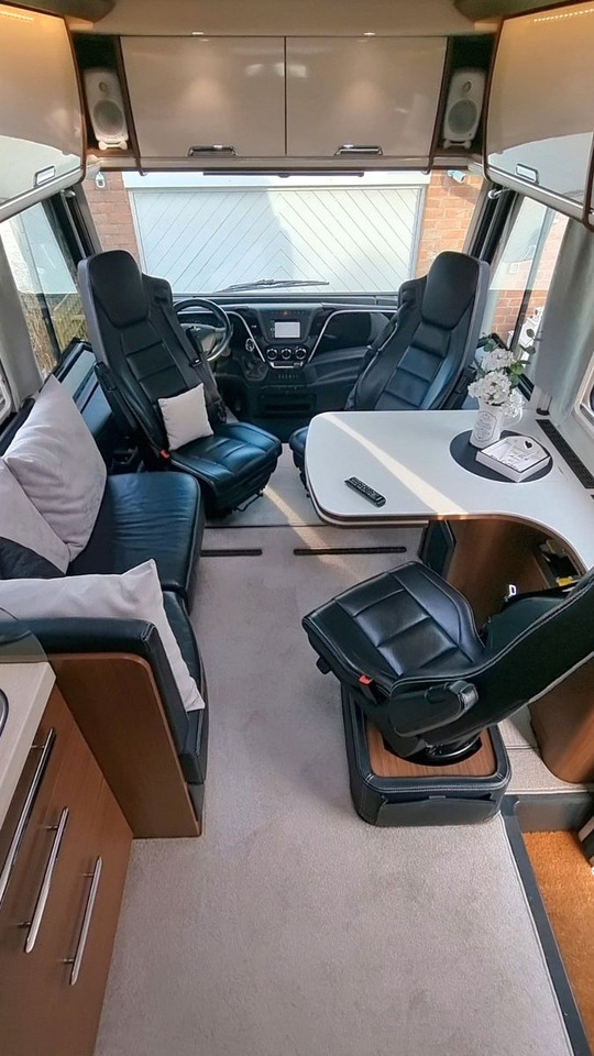Niesmann + Bischoff Flair 880 BE - Mobil rumah terintegrasi: gambar 3 Niesmann + Bischoff Flair 880 BE - Mobil rumah terintegrasi: gambar 3