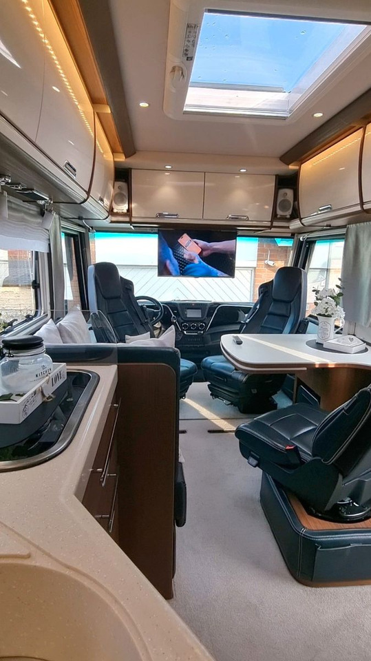 Niesmann + Bischoff Flair 880 BE Niesmann + Bischoff Flair 880 BE - Mobil rumah terintegrasi: gambar 4 Niesmann + Bischoff Flair 880 BE Niesmann + Bischoff Flair 880 BE - Mobil rumah terintegrasi: gambar 4