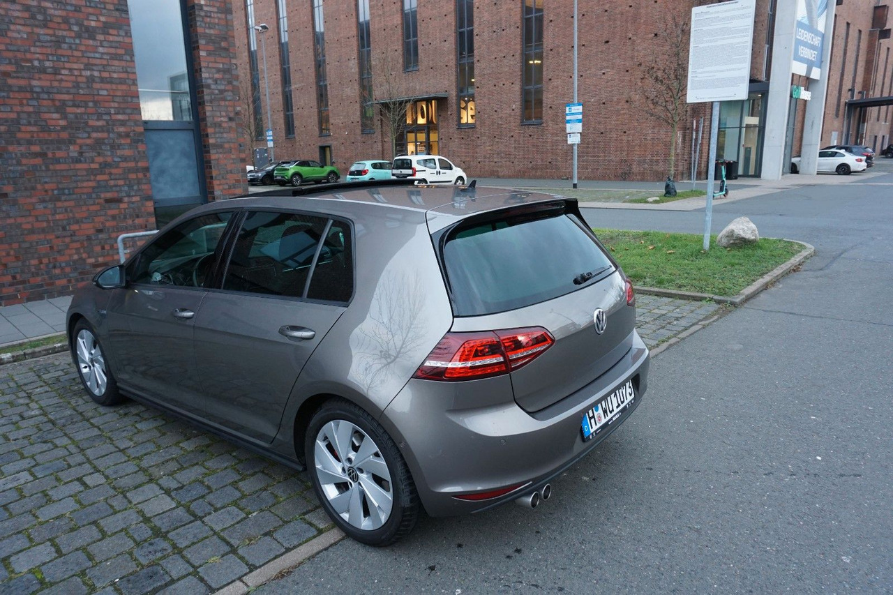 Volkswagen Golf 2.0 TDI DSG BMT GTD - Mobil sedan: gambar 2 Volkswagen Golf 2.0 TDI DSG BMT GTD - Mobil sedan: gambar 2