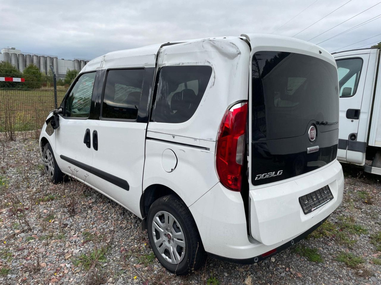 Fiat Doblo Maxi 1.6 M-Jet Euro6 Klima ZV - Van penumpang: gambar 5 Fiat Doblo Maxi 1.6 M-Jet Euro6 Klima ZV - Van penumpang: gambar 5