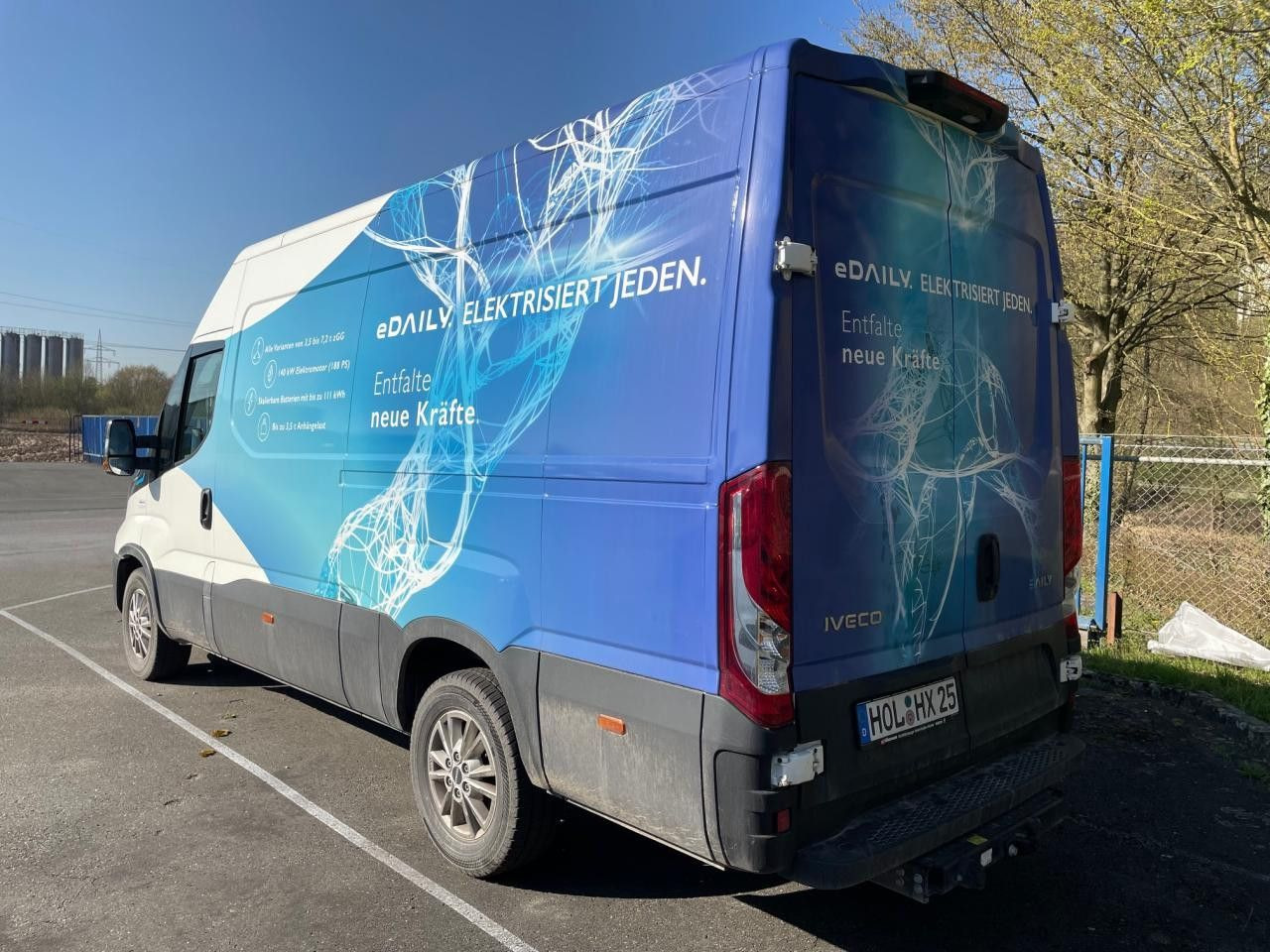 Iveco 35S14 E (eDaily) Klima AHK ZV - Van panel, Van listrik: gambar 4 Iveco 35S14 E (eDaily) Klima AHK ZV - Van panel, Van listrik: gambar 4