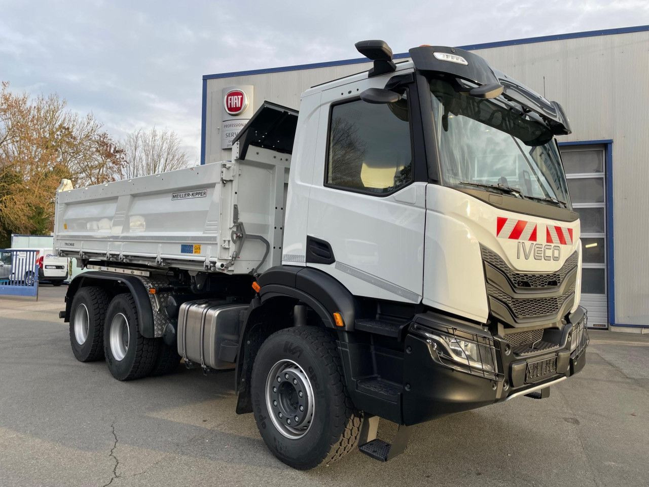 Iveco AD300X54Z HR X-WAY - Van jungkit: gambar 1 Iveco AD300X54Z HR X-WAY - Van jungkit: gambar 1