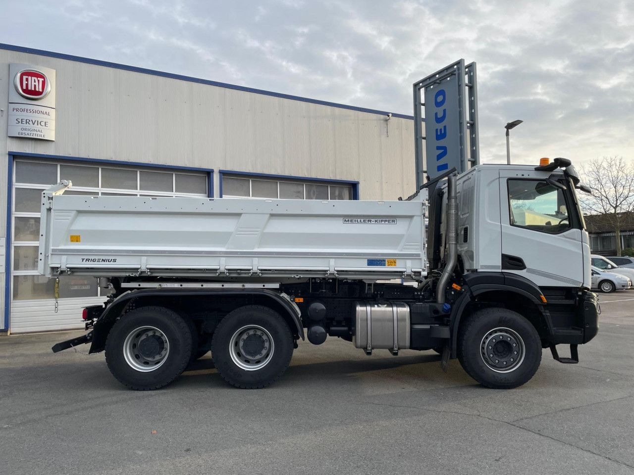 Iveco AD300X54Z HR X-WAY - Van jungkit: gambar 3 Iveco AD300X54Z HR X-WAY - Van jungkit: gambar 3